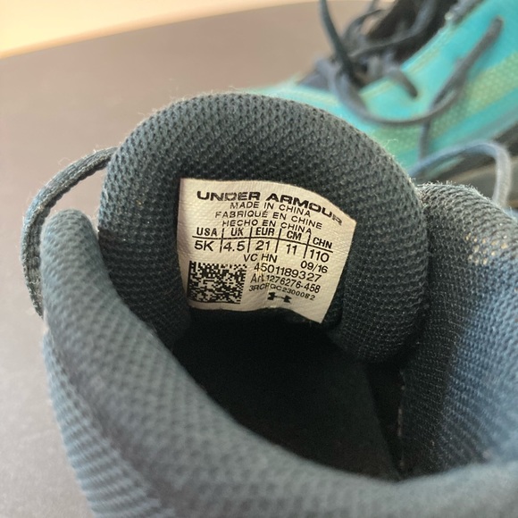 Under Armour shoes - Picture 4 of 5